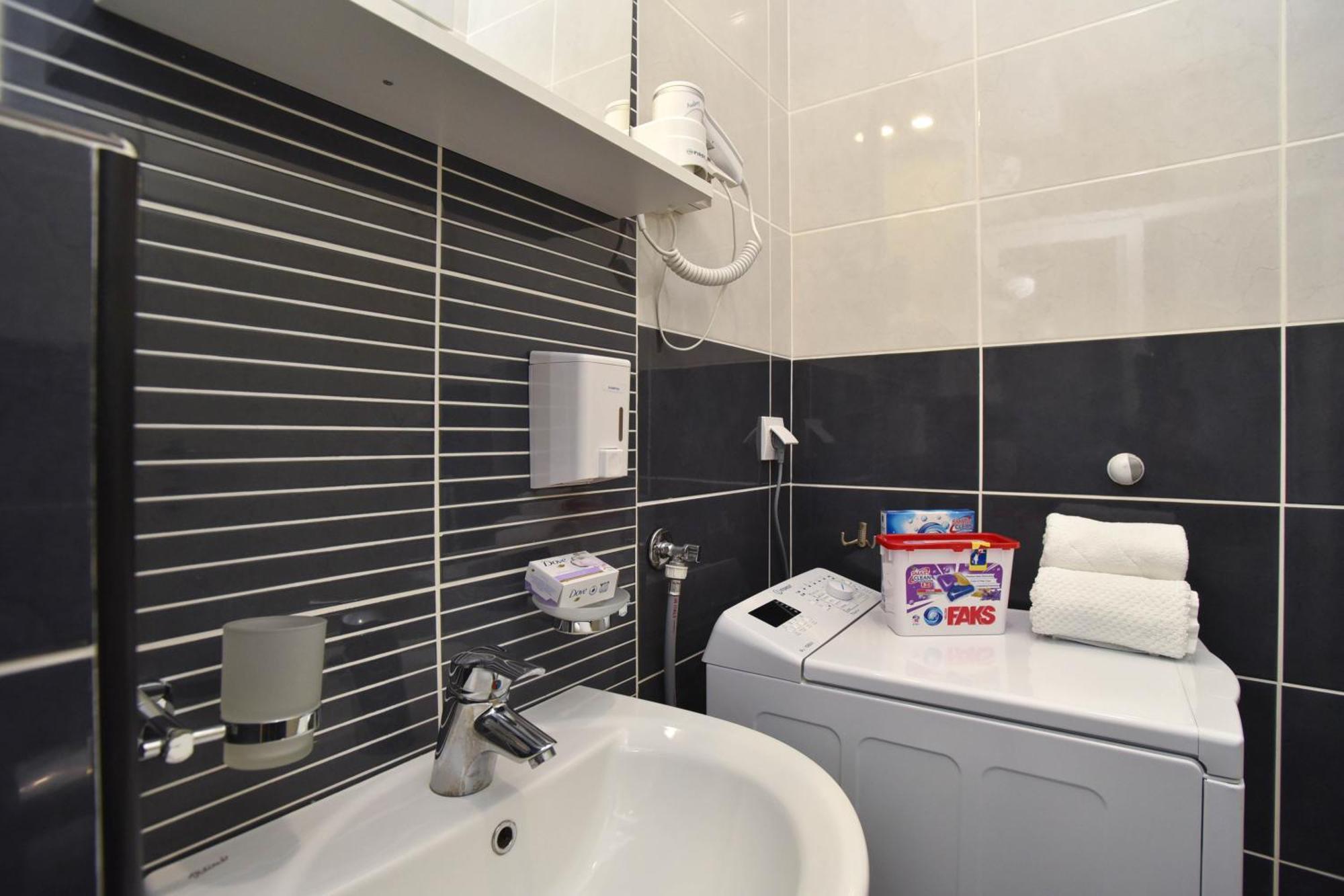Apartment Golden Lavender Budva Buitenkant foto
