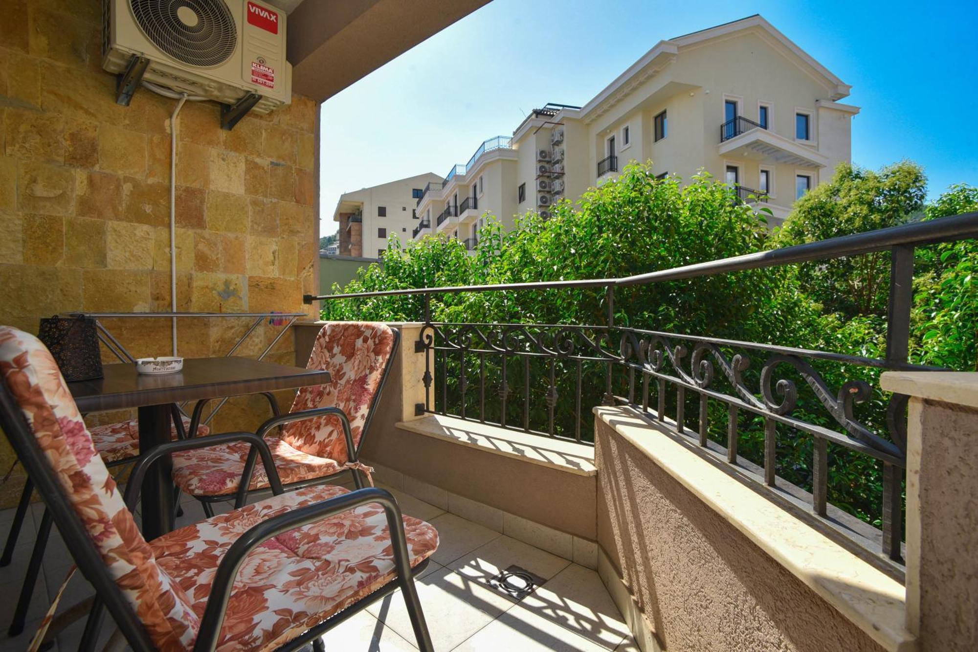 Apartment Golden Lavender Budva Buitenkant foto