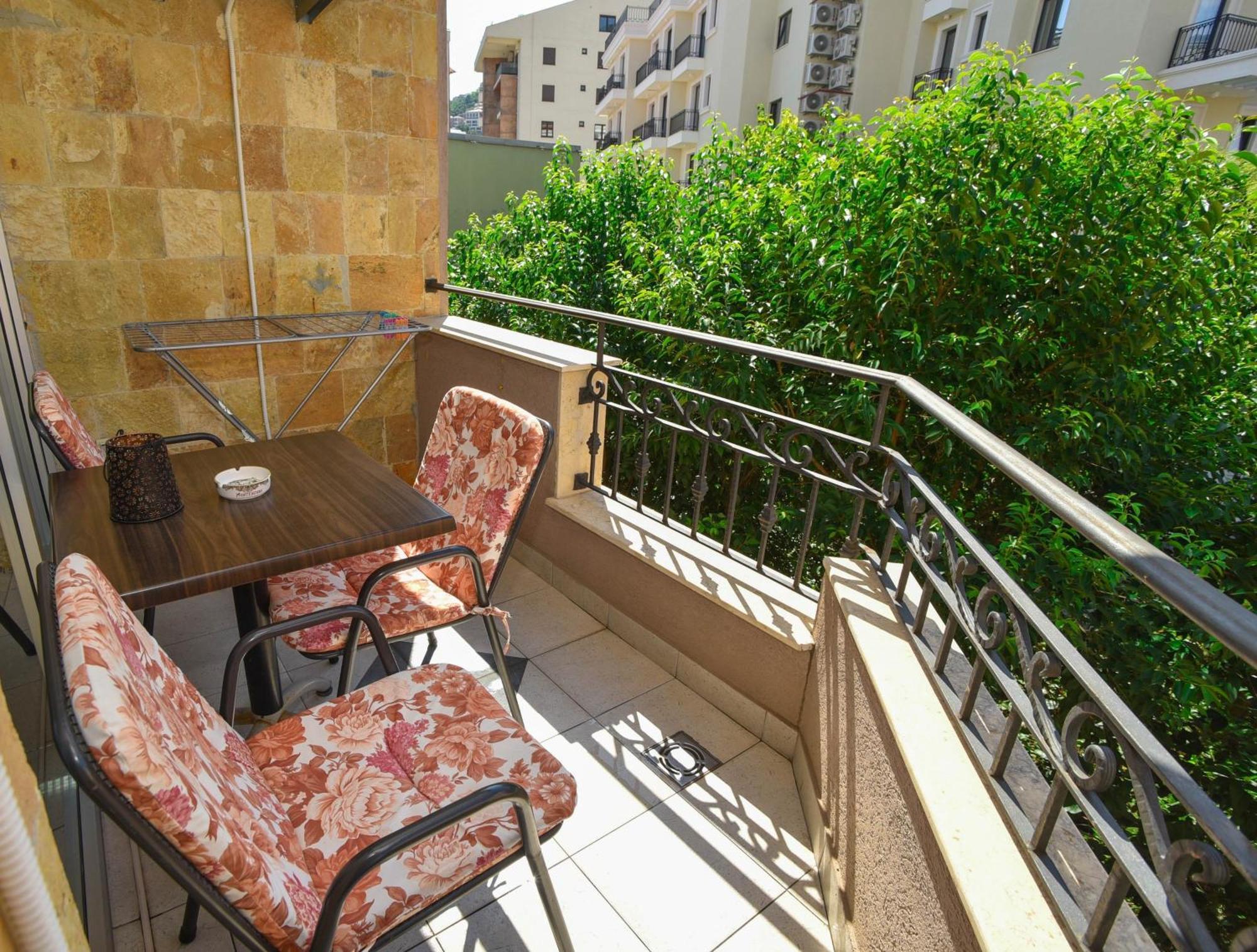 Apartment Golden Lavender Budva Buitenkant foto